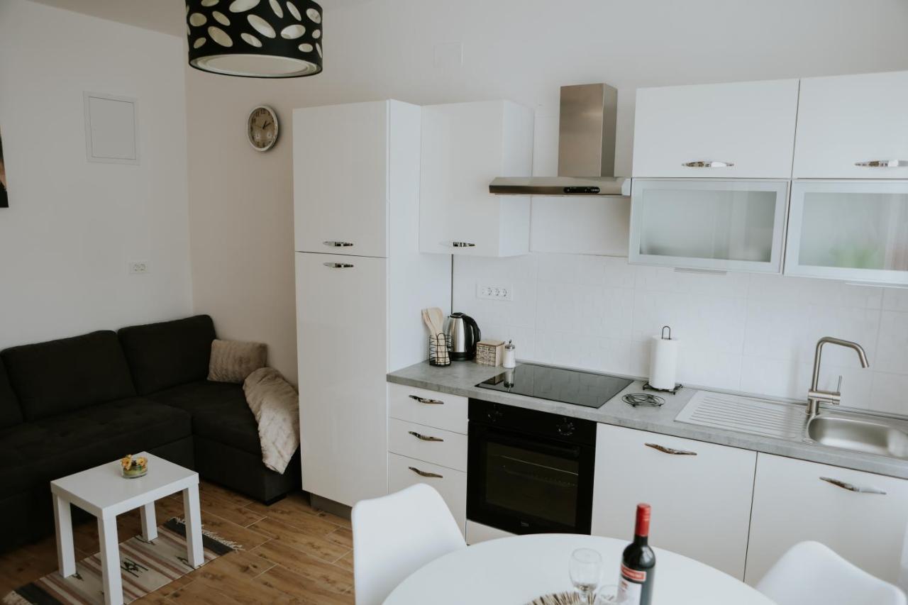 Apartman Nikola Gospić Zewnętrze zdjęcie