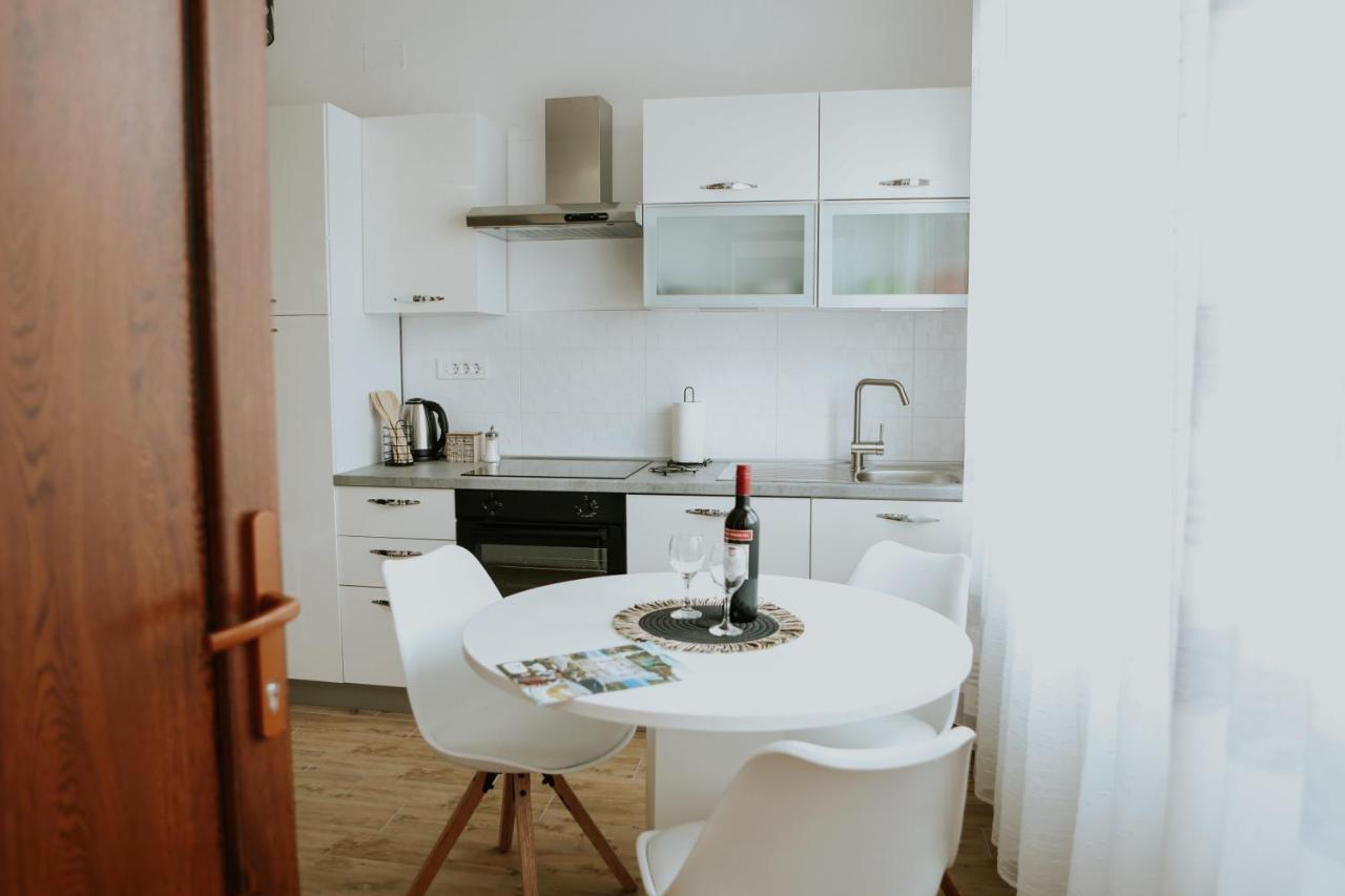 Apartman Nikola Gospić Zewnętrze zdjęcie